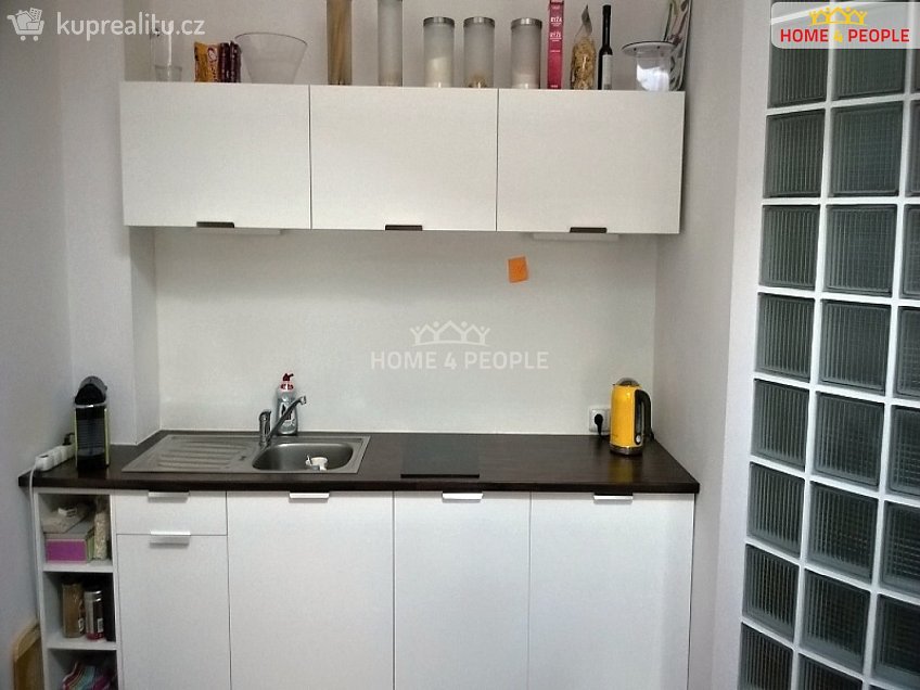 Pronájem bytu 1+kk 50 m^2 Churého, Brno 