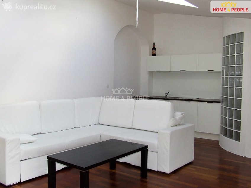 Pronájem bytu 1+kk 50 m^2 Churého, Brno 