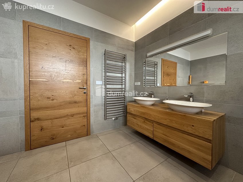 Prodej  rodinného domu 229 m^2 Dobrovského, Děčín 