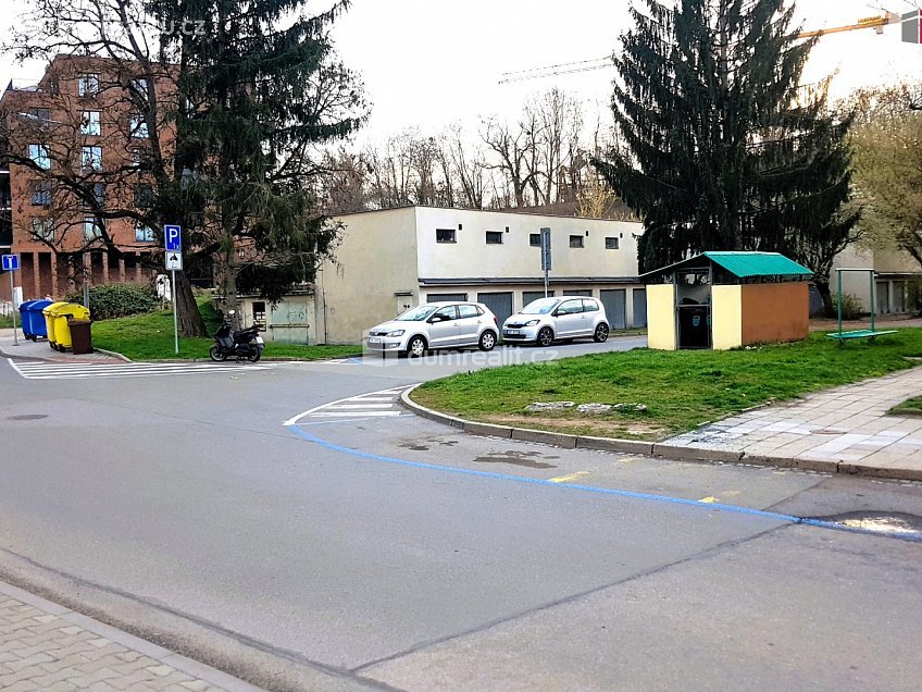 Prodej  garáže 17 m^2 Strž, Brno 