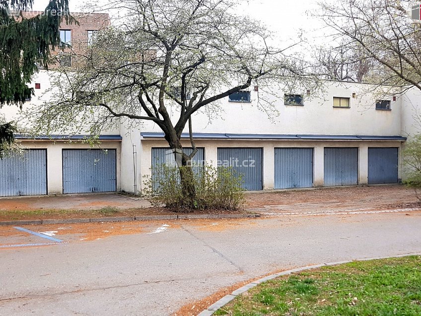 Prodej  garáže 17 m^2 Strž, Brno 