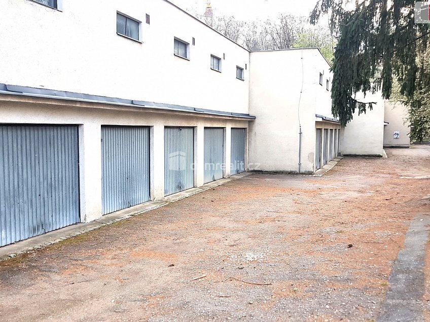 Prodej  garáže 17 m^2 Strž, Brno 