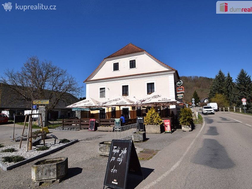 Prodej  stavebního pozemku 2256 m^2 Nad Splavem, Nespeky 