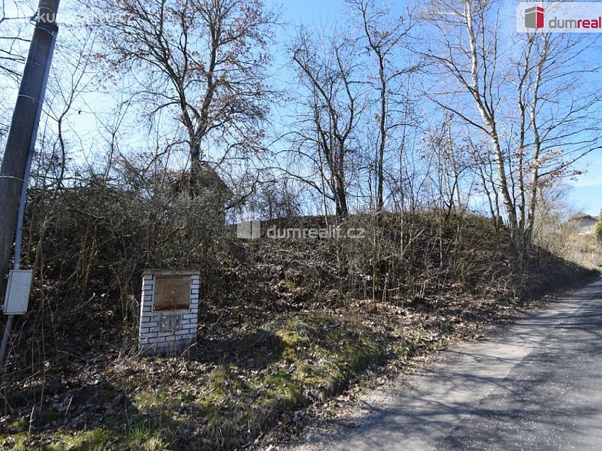 Prodej  stavebního pozemku 2256 m^2 Nad Splavem, Nespeky 