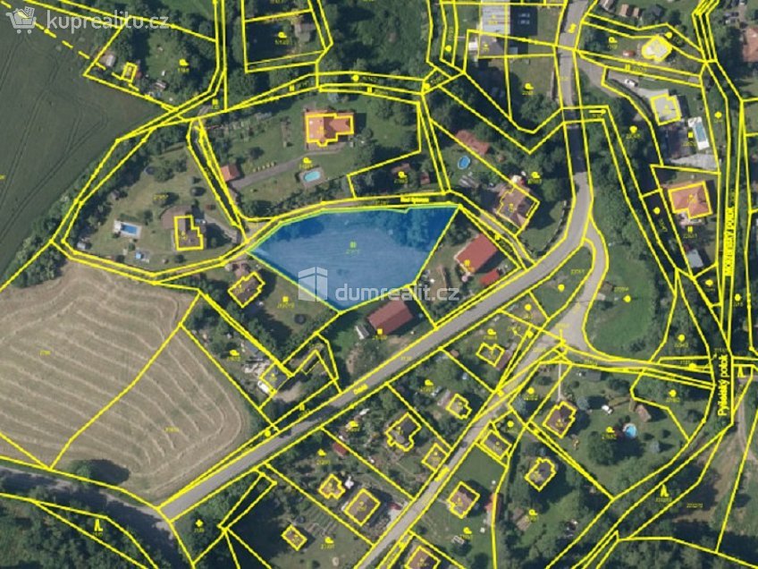 Prodej  stavebního pozemku 2256 m^2 Nad Splavem, Nespeky 