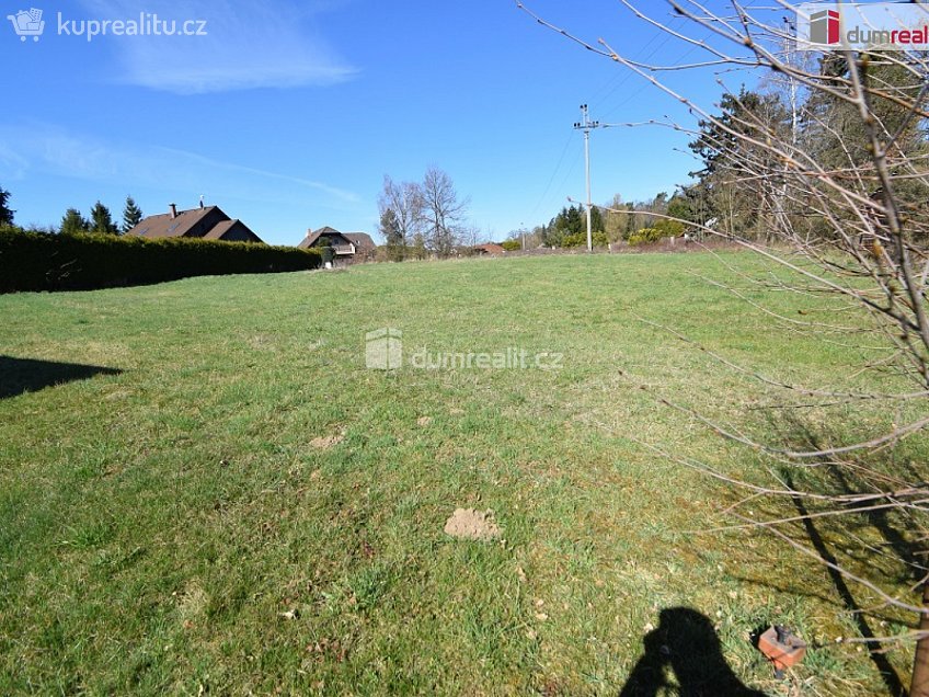 Prodej  stavebního pozemku 2256 m^2 Nad Splavem, Nespeky 