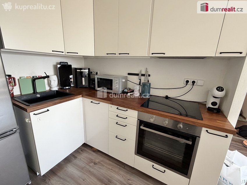 Prodej bytu 2+kk 46 m^2 Chalabalova, Praha 13 