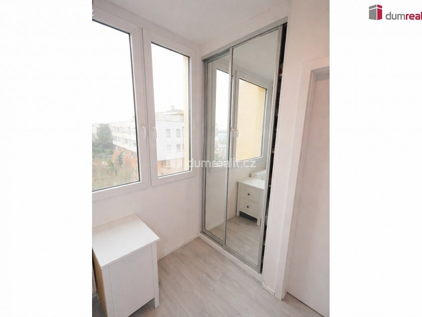 Pronájem bytu 2+kk 38 m^2 Pod Hybšmankou, Praha 5 