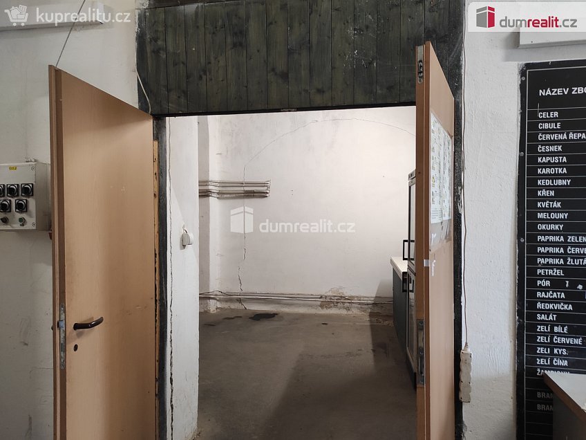 Pronájem  komerční reality 500 m^2 Vančurova, Opava 