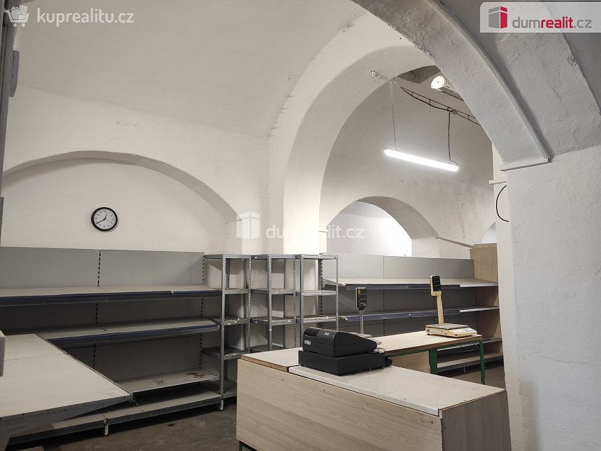 Pronájem  komerční reality 500 m^2 Vančurova, Opava 