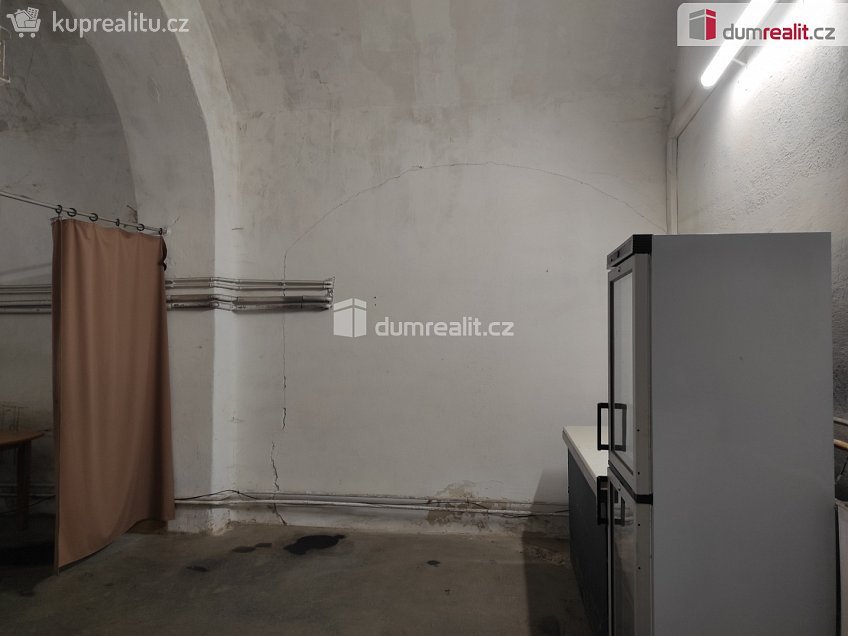 Pronájem  komerční reality 500 m^2 Vančurova, Opava 