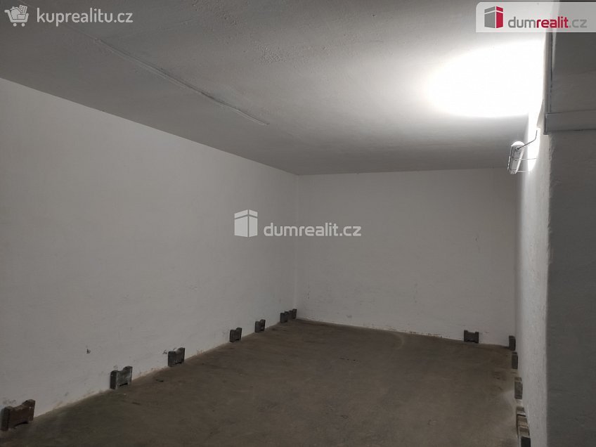 Pronájem  komerční reality 500 m^2 Vančurova, Opava 