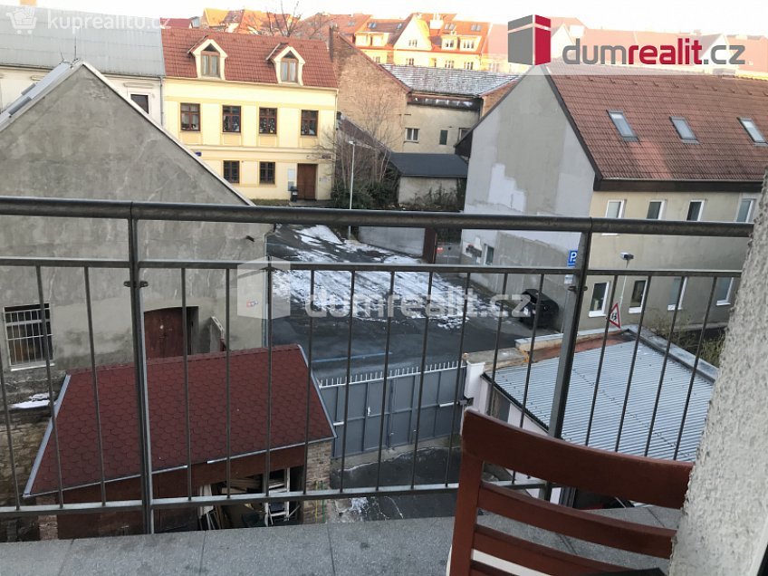 Pronájem bytu 3+kk 50 m^2 Zenklova, Praha 8 