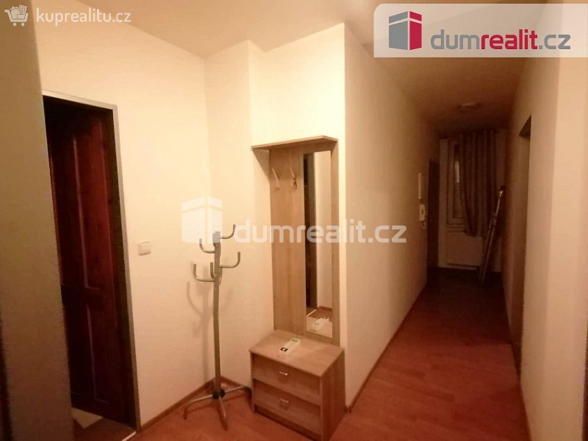 Pronájem bytu 3+kk 50 m^2 Zenklova, Praha 8 