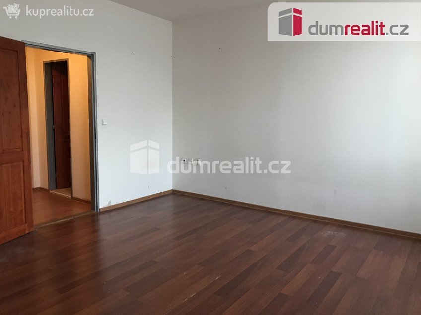 Pronájem bytu 3+kk 50 m^2 Zenklova, Praha 8 