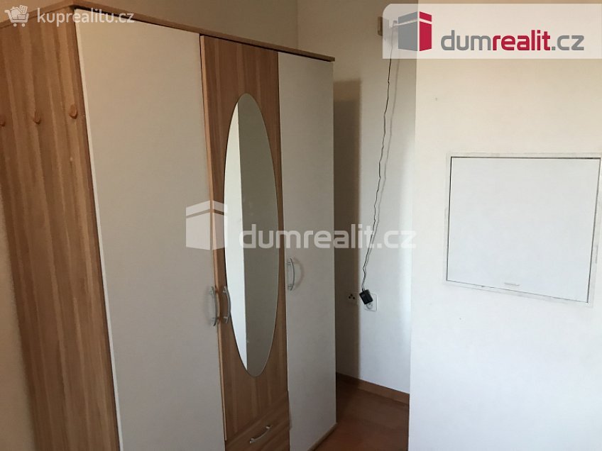 Pronájem bytu 3+kk 50 m^2 Zenklova, Praha 8 