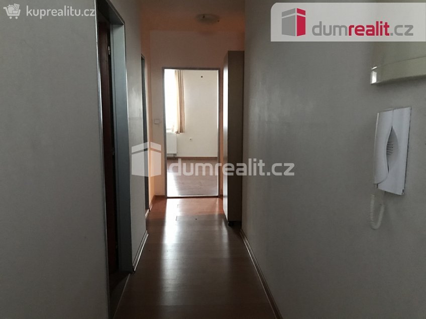 Pronájem bytu 3+kk 50 m^2 Zenklova, Praha 8 