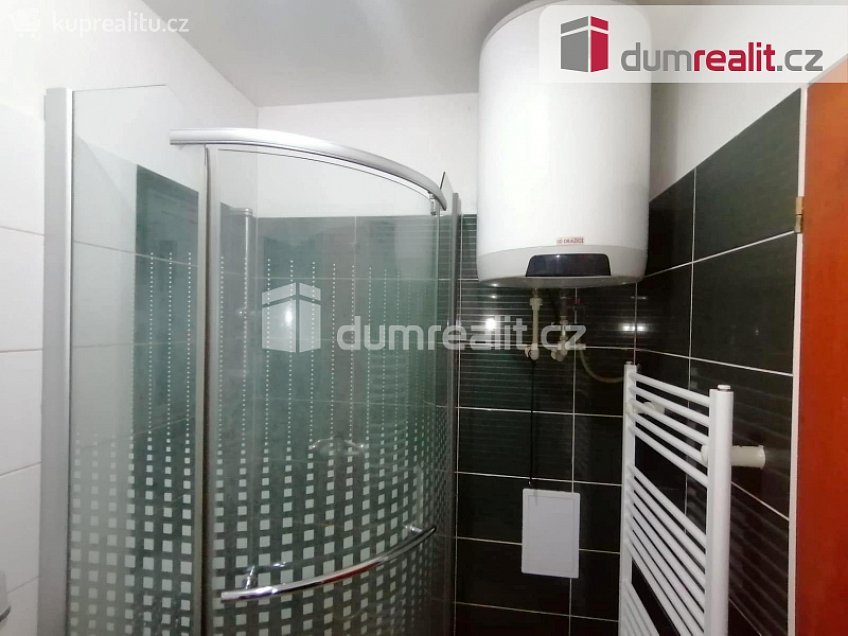 Pronájem bytu 3+kk 50 m^2 Zenklova, Praha 8 