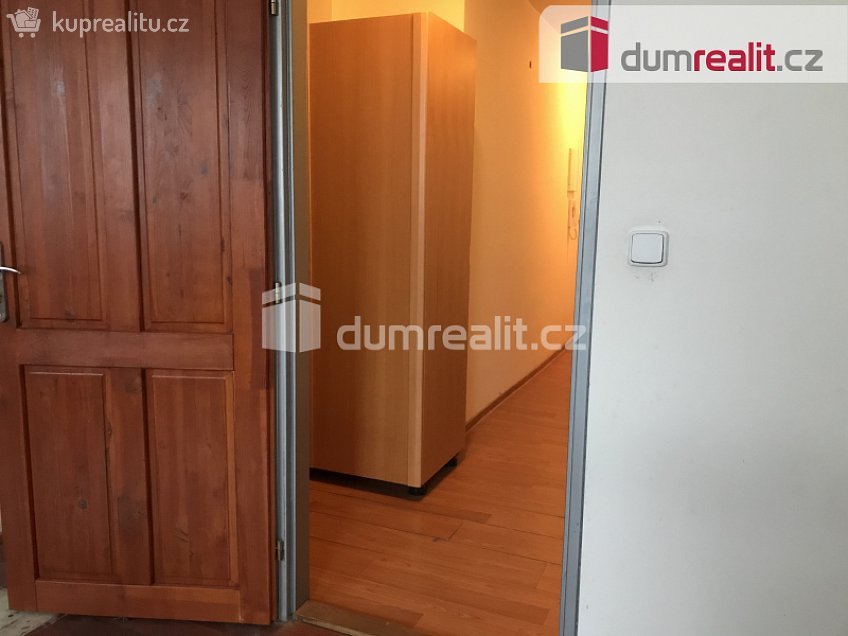 Pronájem bytu 3+kk 50 m^2 Zenklova, Praha 8 