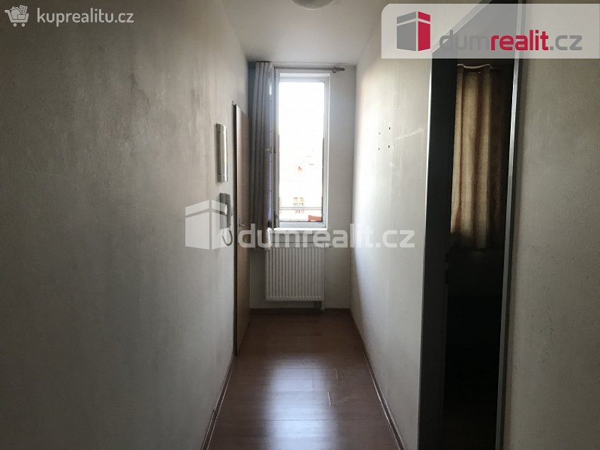 Pronájem bytu 3+kk 50 m^2 Zenklova, Praha 8 