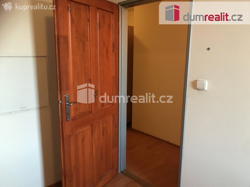 Pronájem bytu 3+kk 50 m^2 Zenklova, Praha 8 