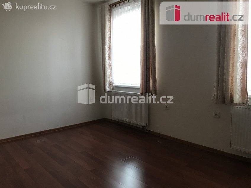 Pronájem bytu 3+kk 50 m^2 Zenklova, Praha 8 