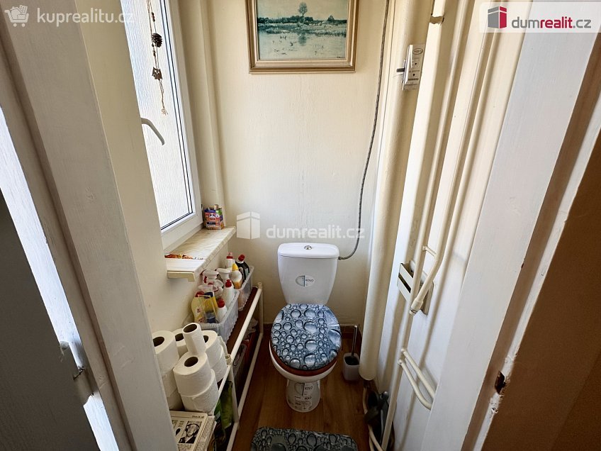 Prodej bytu 2+1 75 m^2 Hlavní třída, Ostrov 