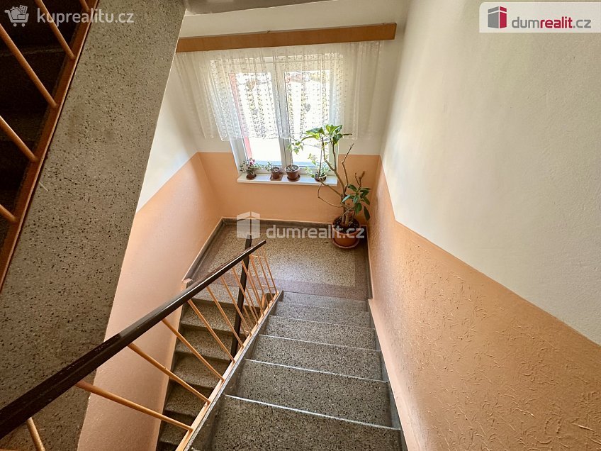 Prodej bytu 2+1 75 m^2 Hlavní třída, Ostrov 