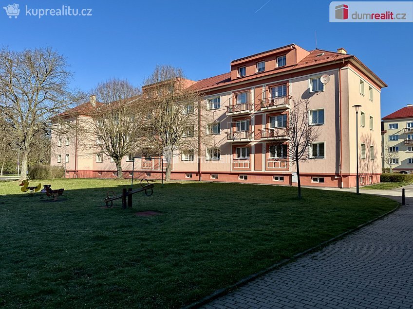 Prodej bytu 2+1 75 m^2 Hlavní třída, Ostrov 