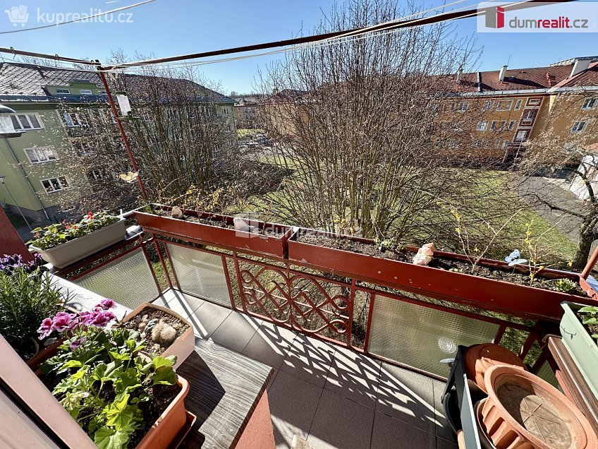 Prodej bytu 2+1 75 m^2 Hlavní třída, Ostrov 