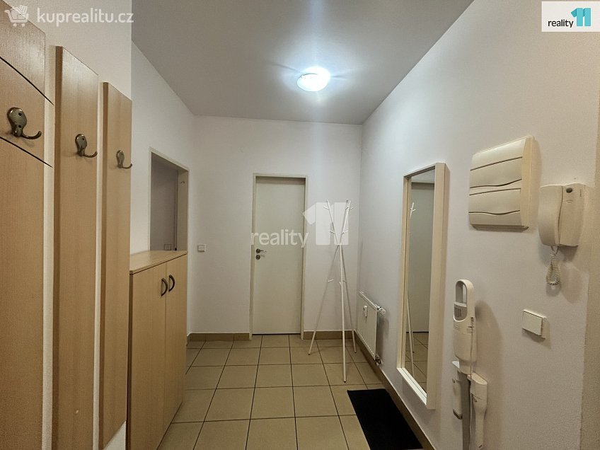 Pronájem bytu 1+kk 49 m^2 Pod Bohdalcem I, Praha 10 