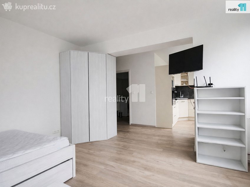 Pronájem bytu 1+1 29 m^2 Rimavské Soboty, Kolín 