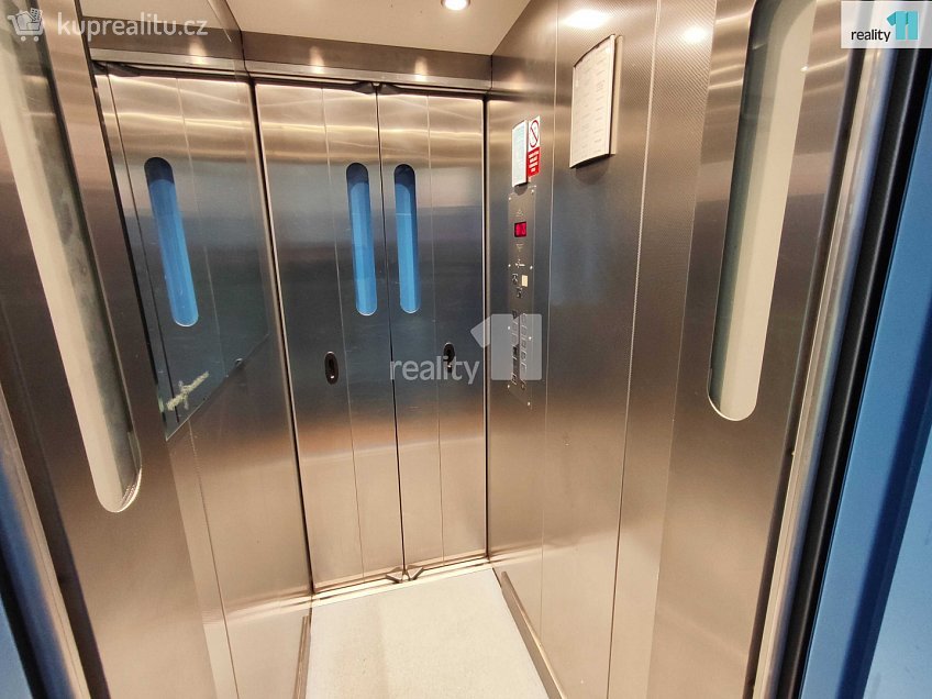 Pronájem bytu 1+1 29 m^2 Rimavské Soboty, Kolín 