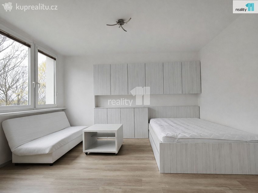 Pronájem bytu 1+1 29 m^2 Rimavské Soboty, Kolín 