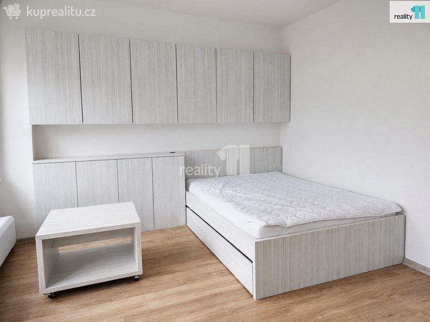 Pronájem bytu 1+1 29 m^2 Rimavské Soboty, Kolín 