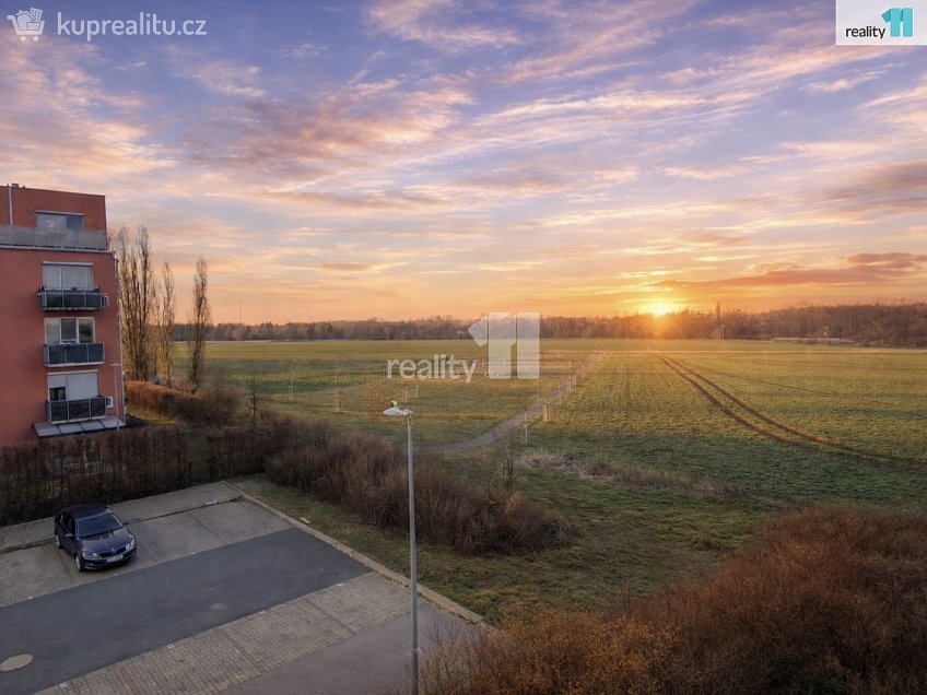 Pronájem bytu 1+kk 36 m^2 Ječná, Hostivice 