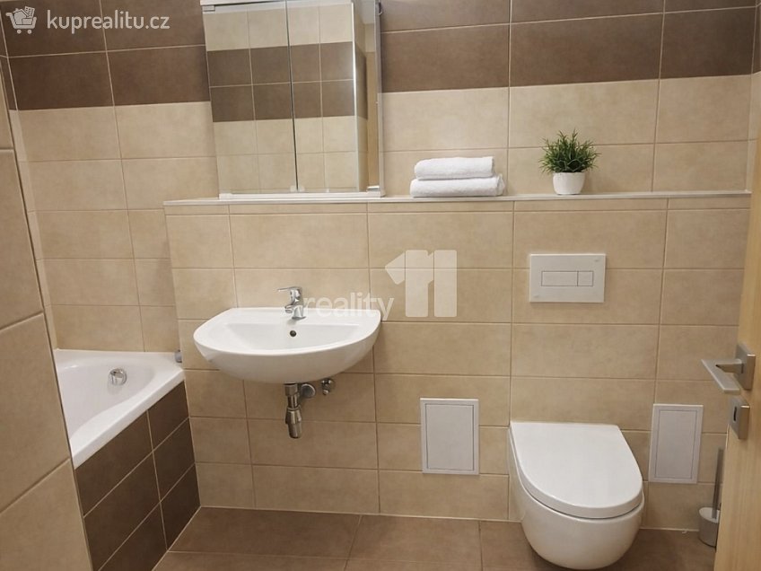 Pronájem bytu 1+kk 36 m^2 Ječná, Hostivice 