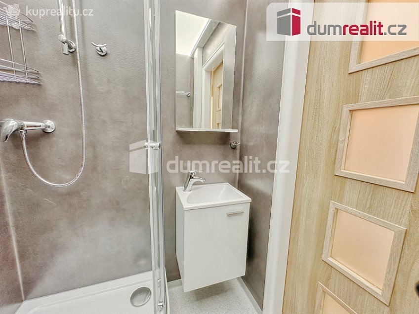 Pronájem bytu 3+1 73 m^2 Dukelských hrdinů, Ústí nad Labem 