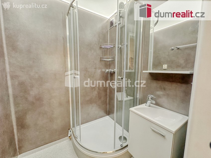 Pronájem bytu 3+1 73 m^2 Dukelských hrdinů, Ústí nad Labem 