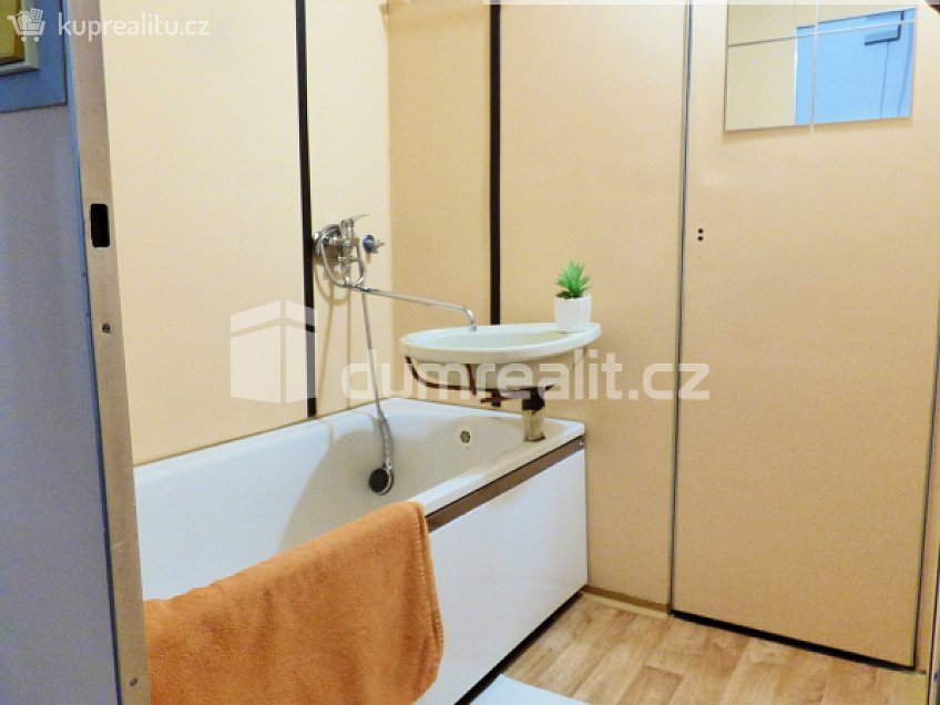 Pronájem bytu 3+1 58 m^2 Čs. armády, Štětí 