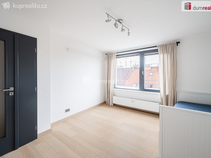 Pronájem bytu 3+kk 74 m^2 U libeňského pivovaru, Praha 8 