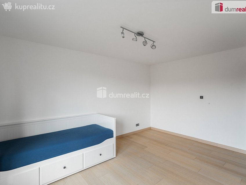 Pronájem bytu 3+kk 74 m^2 U libeňského pivovaru, Praha 8 