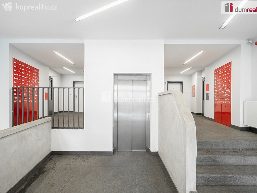 Pronájem bytu 3+kk 74 m^2 U libeňského pivovaru, Praha 8 