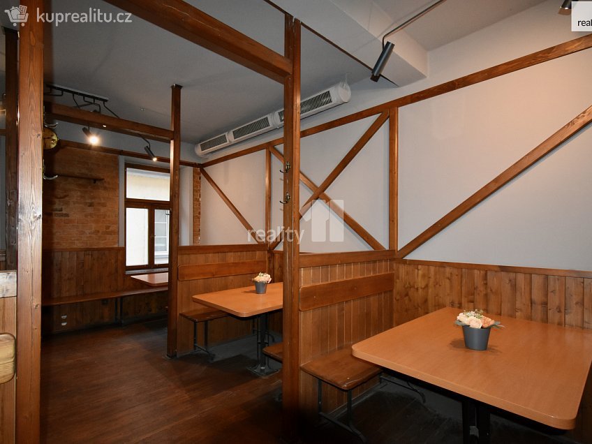 Pronájem  restauračního zařízení 232 m^2 Masarykovo náměstí, Náchod 