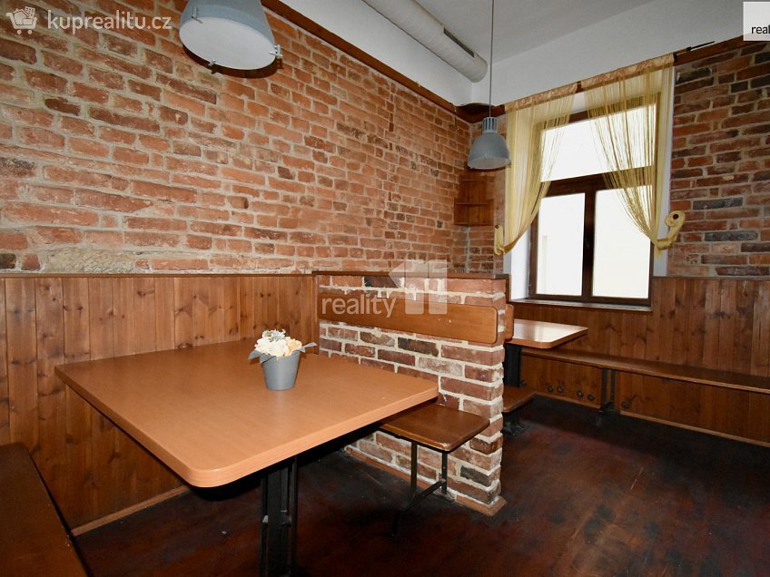 Pronájem  restauračního zařízení 232 m^2 Masarykovo náměstí, Náchod 