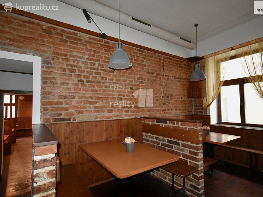 Pronájem  restauračního zařízení 232 m^2 Masarykovo náměstí, Náchod 