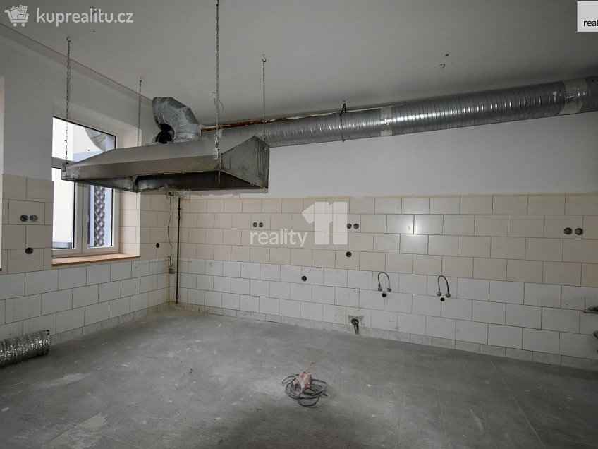 Pronájem  restauračního zařízení 232 m^2 Masarykovo náměstí, Náchod 