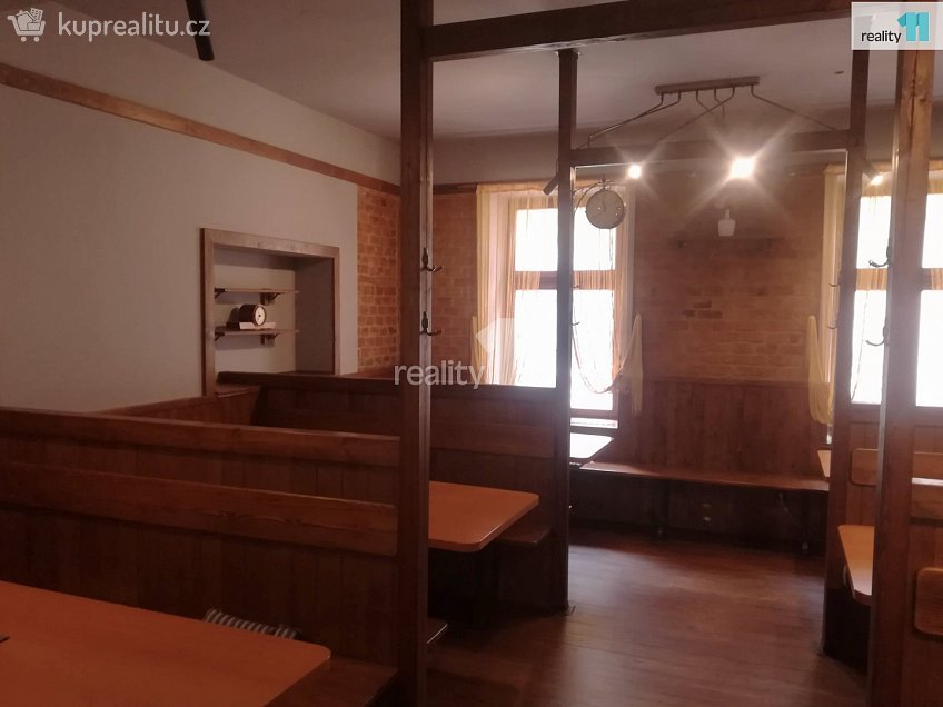 Pronájem  restauračního zařízení 232 m^2 Masarykovo náměstí, Náchod 