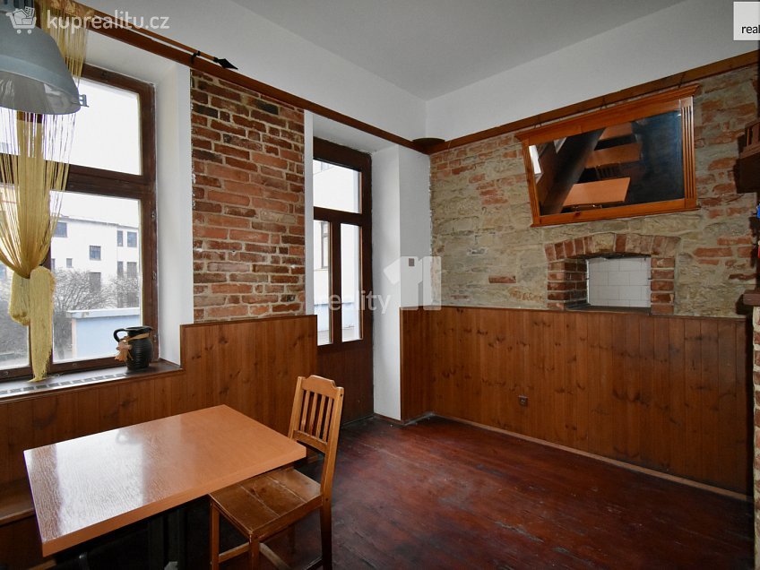 Pronájem  restauračního zařízení 232 m^2 Masarykovo náměstí, Náchod 