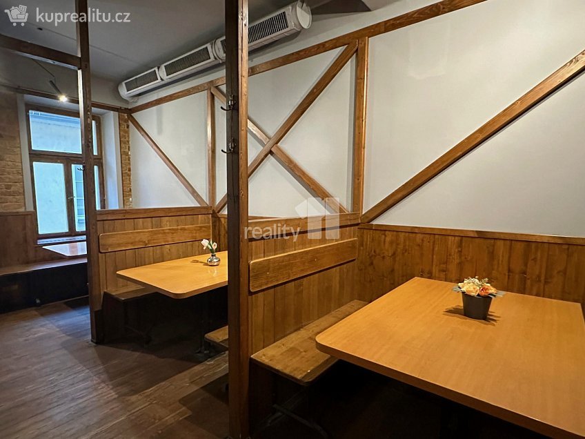 Pronájem  restauračního zařízení 232 m^2 Masarykovo náměstí, Náchod 